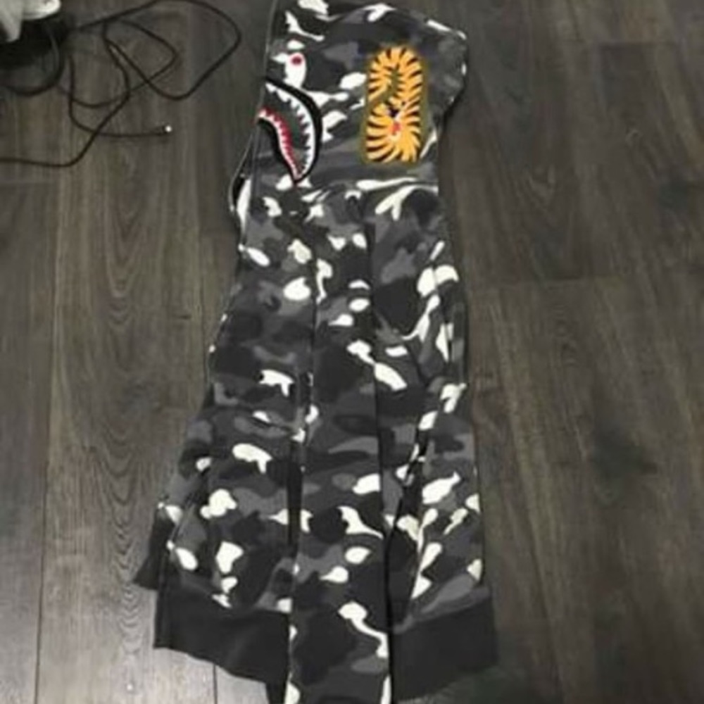 Bape zip up glow in the dark